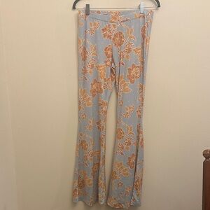 Free People Make a Statement Floral Flare Pants M Preowned Stretchy Comfy Hippie